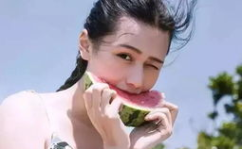 吃瓜网红头像拍照,网红头像拍照，揭秘吃瓜界的时尚潮流